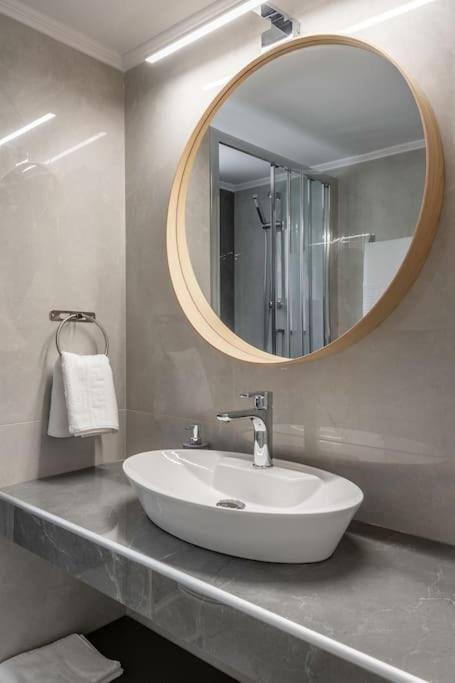 Alimos Sun-Filled Apartment Athen Exterior foto