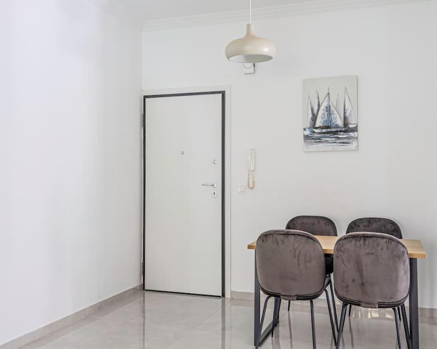 Alimos Sun-Filled Apartment Athen Exterior foto